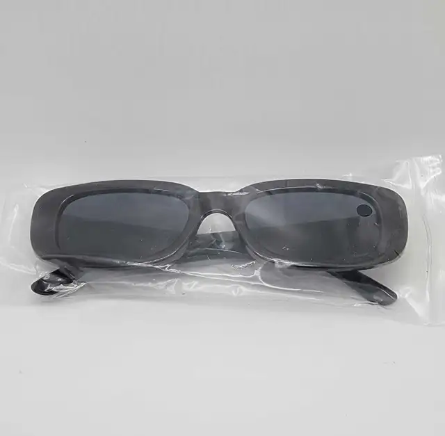 Rectangle 90s Y2K Sunglasses – Retro Black Frame Unisex | UV400  in Multi-item in City of Toronto - Image 3