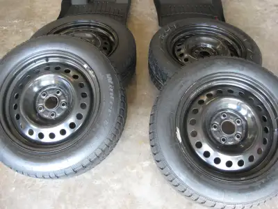 Four TOP QUALITY winter Honda Tires & Rims. From a Honda HR-V LX-B. Used only one winter and hardy d...
