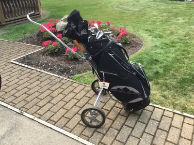 Sac de golf pour gaucher, avec chariot., View more