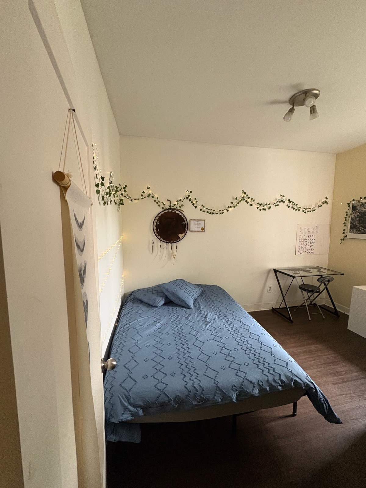 Chambre a louer dans un superbe 4 1/2 - disponible immédiatement — photo 1