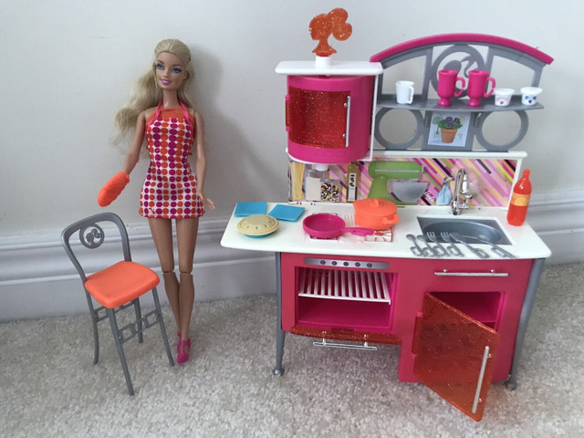Barbie dolls sets excellent condition in Toys & Games in Mississauga / Peel Region - Image 2