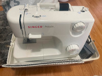Singer multi purpose sewing machine