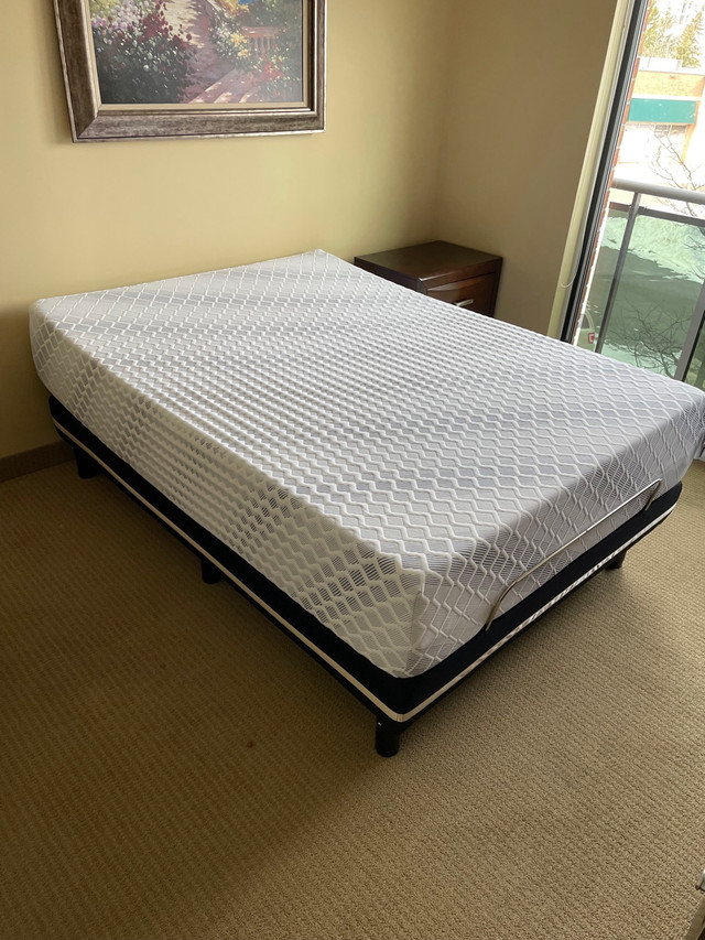 LEVA adjustable bed with double mattress - Excellent condition in Beds & Mattresses in City of Toronto