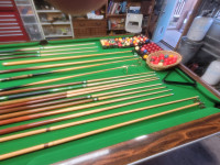 National brand 5x10 Pool Table