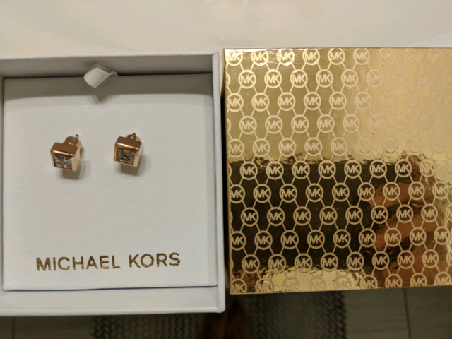 Michael Kors stud earrings64849800101251121