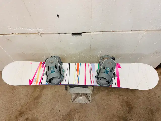 Like new K2 First Lite 146cm snowboard with LTD medium bindings  in Snowboard in Markham / York Region - Image 5