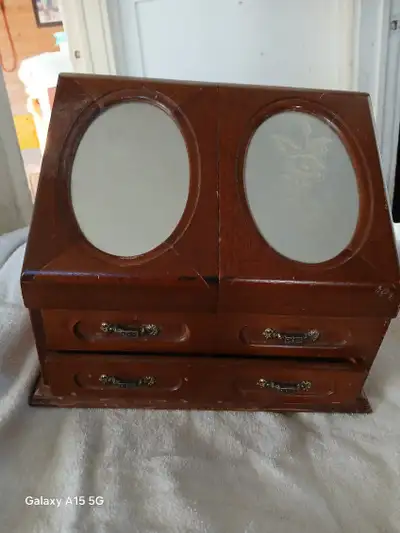 For sale is a 1950's era jewelry box. It's in good condition & was previously used over decades, by...