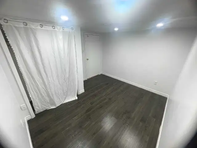 15 roseville drive for rent walkout basemmt