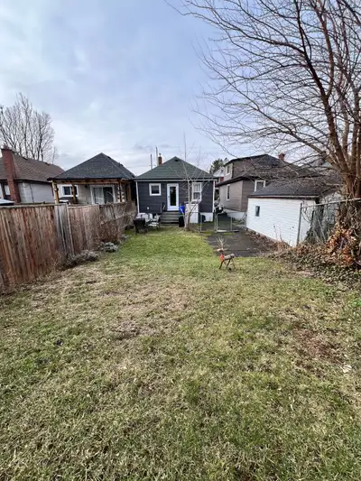 Hamilton Small detached 2 bed 1 bath lot size 21 x120 ft in the North end neighborhood