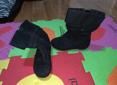 EUC Girls Suede boots size 9.5, View more