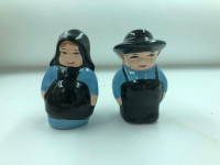 Amish salt and pepper shakers