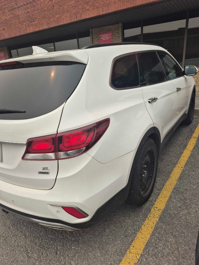 Hyundai Santa Fe XL 6 Passengers — photo 3