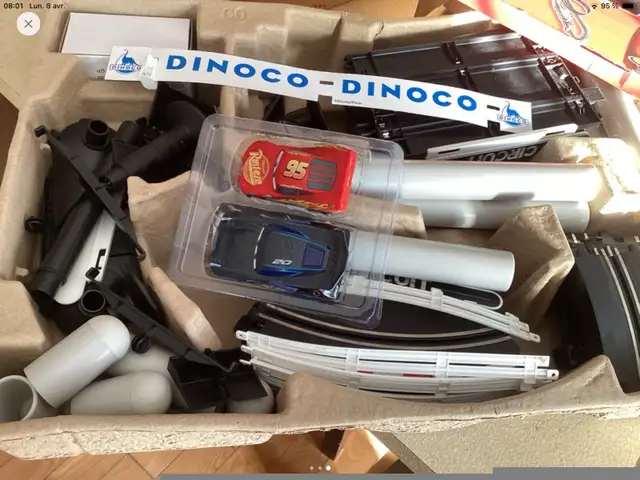 Piste de course Flash Mc Qneen  160$ in Toys & Games in Trois-Rivières - Image 4