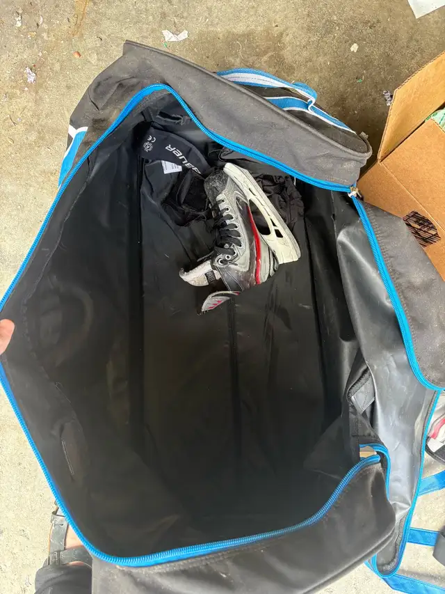 hockey gear youth BEST OFFER TODAY GETS THEM in Hockey in Markham / York Region - Image 10