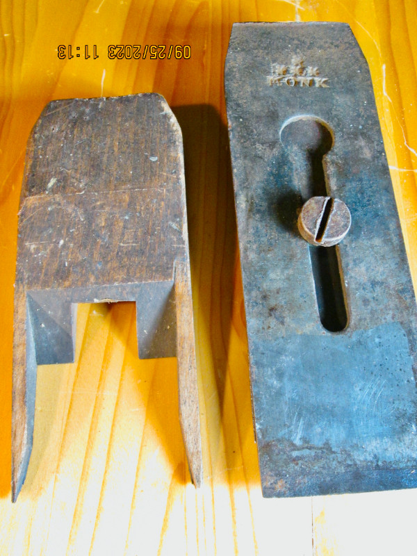ANTIQUE WOOD PLANE! in Hand Tools in City of Toronto - Image 3