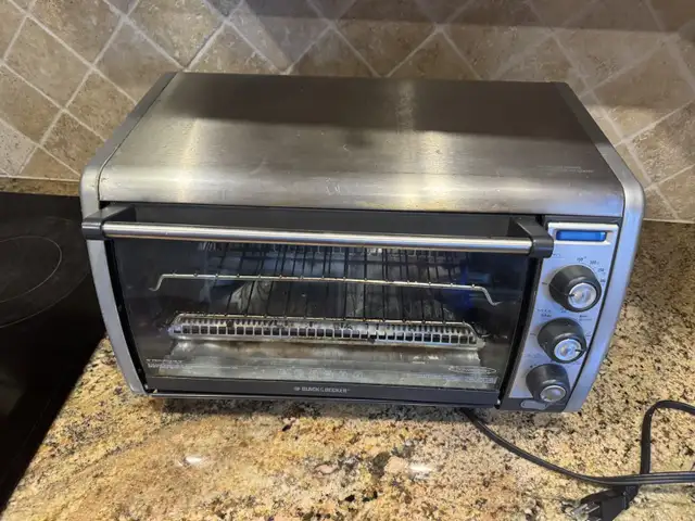 Black & Decker toaster oven in Toasters & Toaster Ovens in Markham / York Region - Image 3