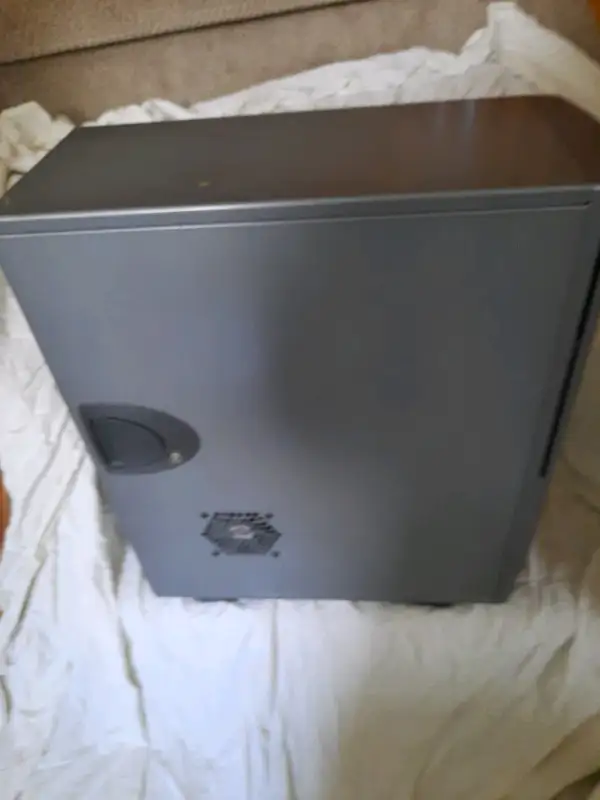 I deliver! Vintage computer tower. CPU. PC. in Desktop Computers in St. Albert - Image 5