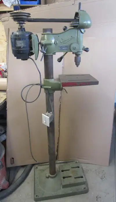 Perceuse a colonne 'Canadian # 15' floor model drill press, View more
