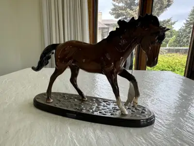 Royal Doulton Horse, The Winner, Ceramic Base ROYAL DOULTON THE WINNER DA154 MODELLED BY B J HUGHES...