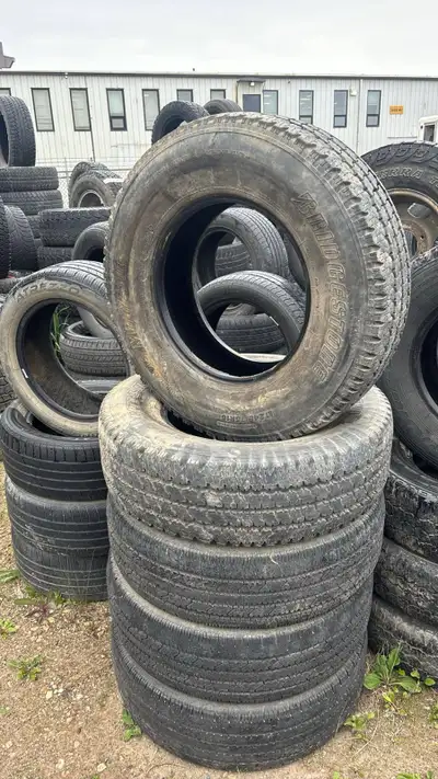 Bridgstone Duravis M 773 // LT 245/75 R16 120/116 R M+S Load Range E Set of 4 tires : 300$ Please ca...