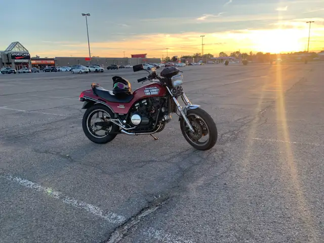 1983 Honda vf750s saber v45 in Dirt Bikes & Motocross in St. Catharines - Image 3