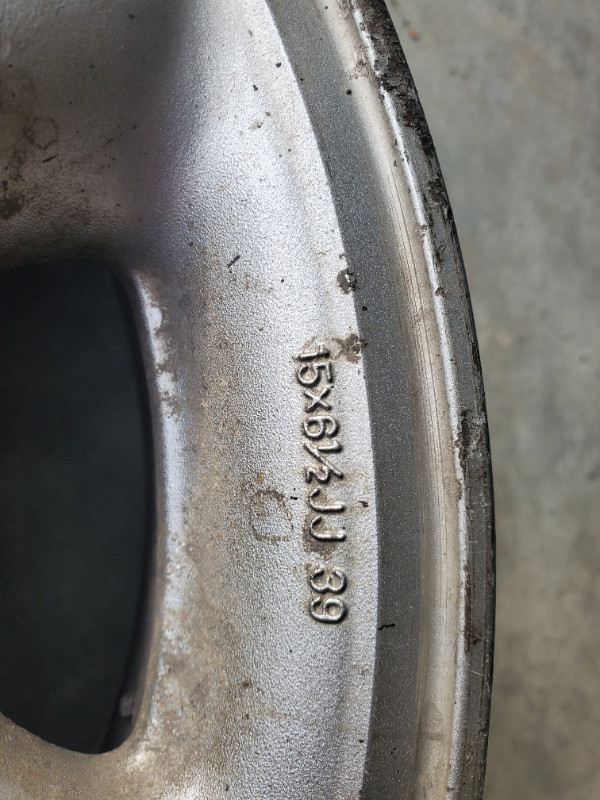 Toyota Celica OEM Wheels 15x6.5JJ39 in Tires & Rims in Kelowna - Image 2