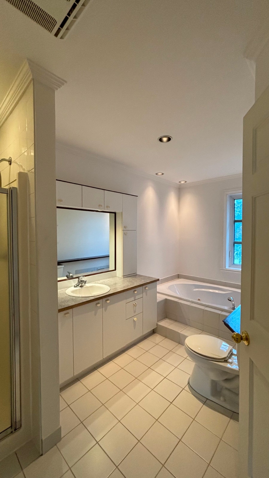 7 1/2 A LOUER TRIPLEX ,TRANQUILLE, ÉCLAIRÉS, — photo 3