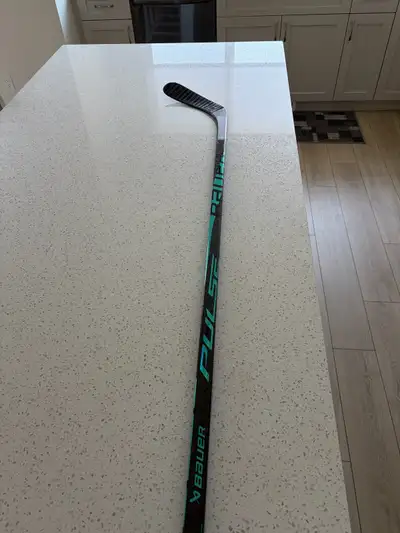 Bauer Pulse Intermediate Hockey Stick LH 65 Flex, View more