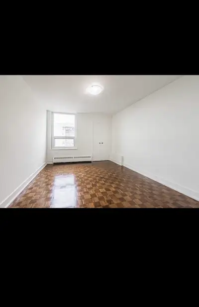 Private Bedroom – Toronto – All Utilities Included - 950$ Location: Ridelle Avenue Available date- M...