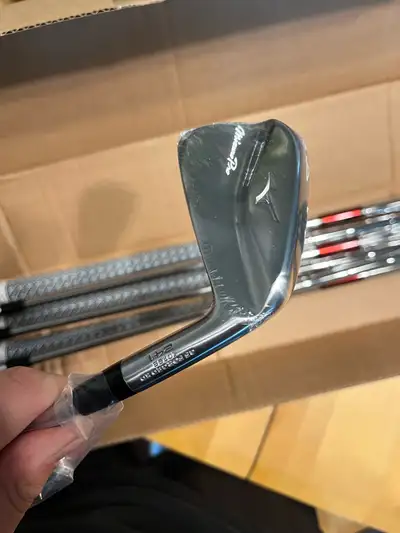 RH Mizuno Pro 241 STIFF KBS TOUR SHAFTS, View more