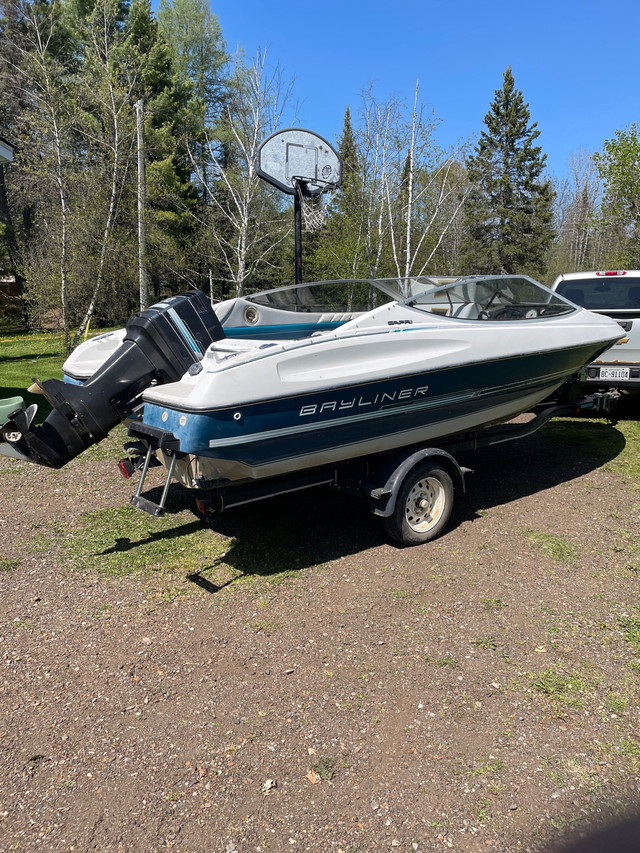 Bayliner  in Powerboats & Motorboats in Thunder Bay - Image 2