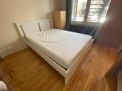 Base de lit double IKEA + matelas, View more