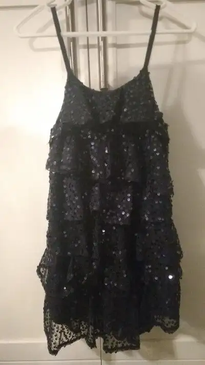 Fancy dress for girl in size 4-5t in EUC, View more