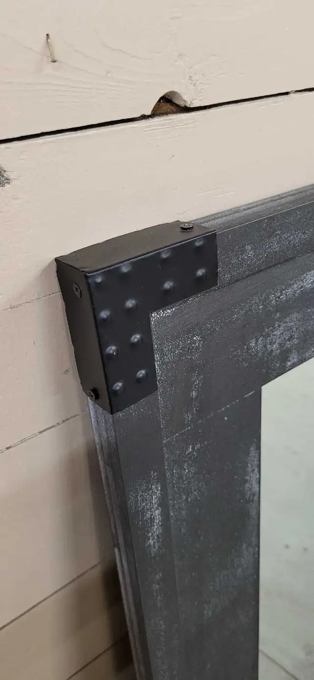 Industrial Style Mirror in Home Décor & Accents in Trenton - Image 2