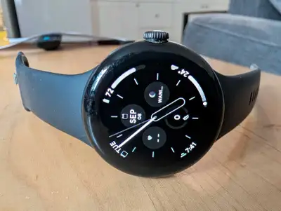 Pixel Watch 1, View more