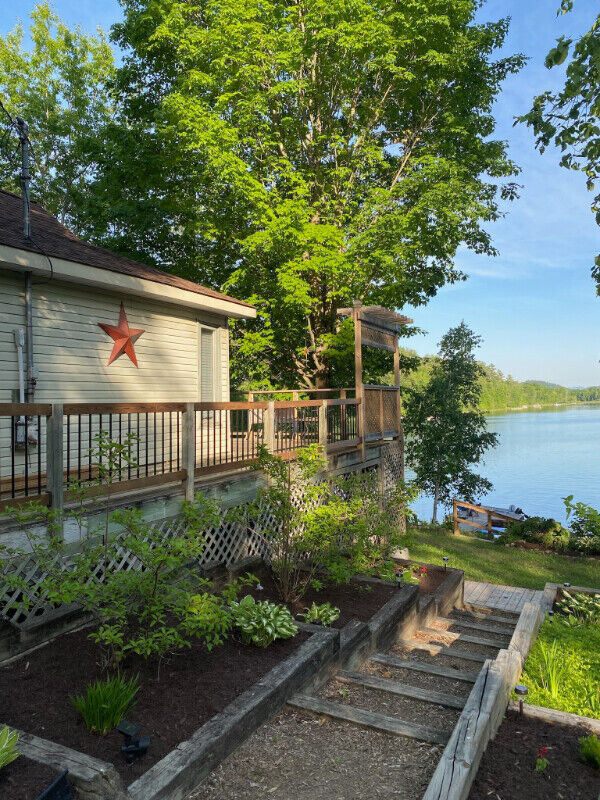 Roddick Lake - Sandy Bay Cottage Rental in Quebec