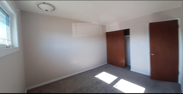 Beautiful,spacious, 1150 sqf,l 3 bedroom top floor- Kilkeny in Long Term Rentals in Edmonton