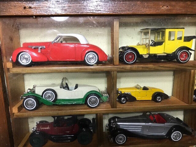 Match box  replica cars of yester year in Arts & Collectibles in Stratford - Image 3