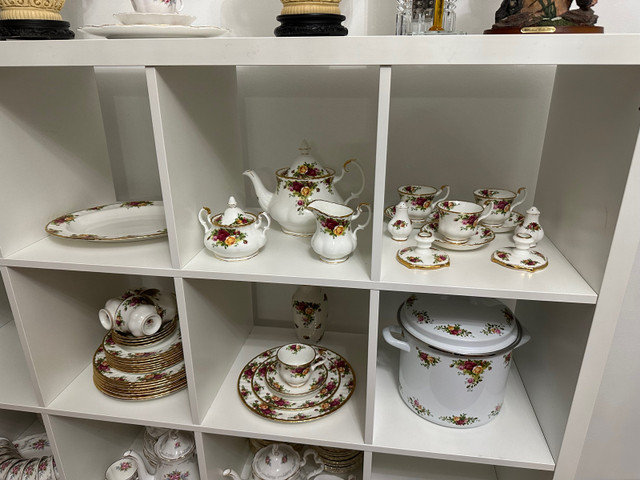 Old Country Roses Royal Albert England Bone China - Asking price in Kitchen & Dining Wares in Mississauga / Peel Region