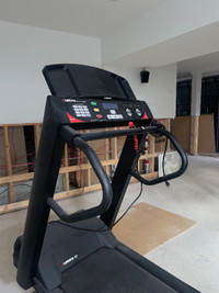 Treadmill for home gym !