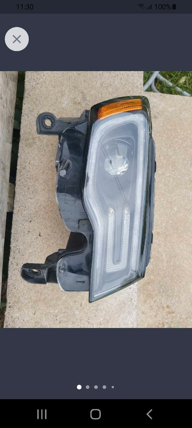 2019 Grand Cherokee Trailhawk Passenger Side HID Headlight  in Auto Body Parts in Mississauga / Peel Region