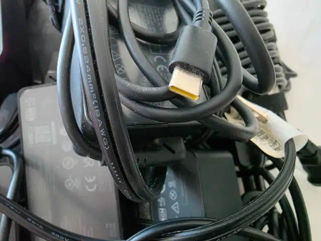 ***OEM AC ADAPTER ***LENOVO THINKPAD CHARGERS ****C - CHARGERS in Cables & Connectors in Markham / York Region - Image 3