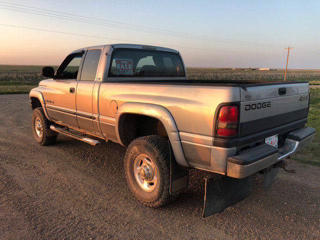 2001 dodge ram 2500 Cummins low km in Cars & Trucks in Medicine Hat - Image 2