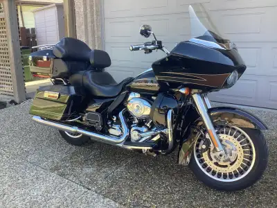 2011 Harley Davidson 103 Road Glide touring package FLTRU 48340 km. Running great fairly new tires $...