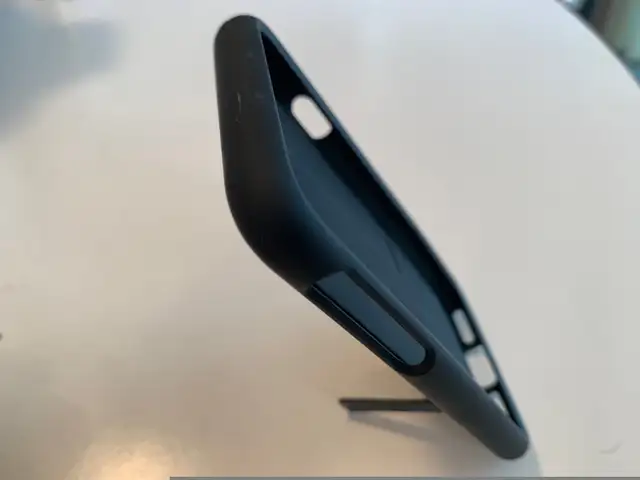 Platinum iPhone 6, 7, and SE case and holster (BRAND NEW) in Cell Phone Accessories in Oakville / Halton Region - Image 10