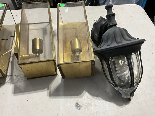 Outside lights fixtures $ 3.00 each in Outdoor Lighting in Bedford - Image 2