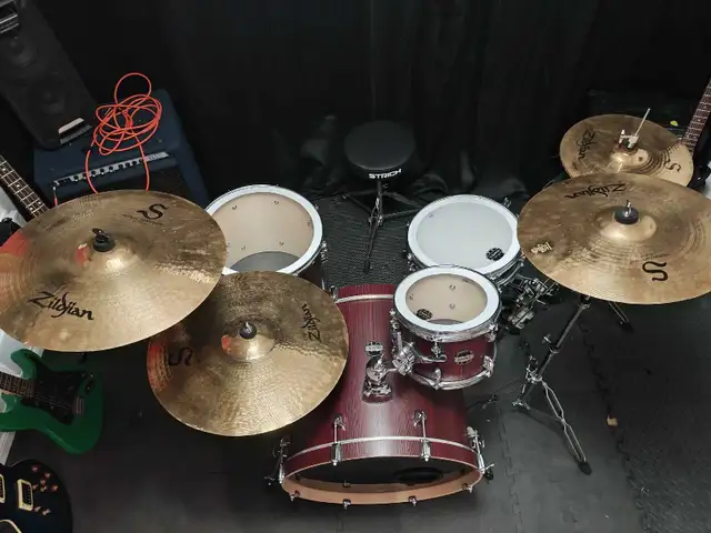 4 Piece Mapex Drumset with Zildjian Cymbals in Drums & Percussion in Barrie - Image 4