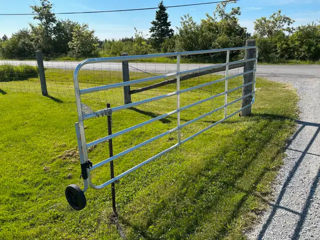 Aluminum Farm Gate (14 Feet)62863275330306121