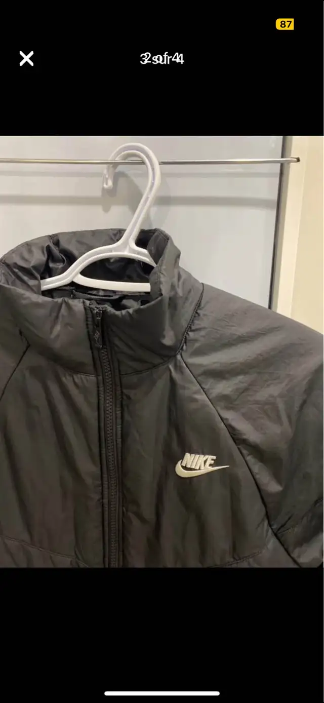 Nike puffer jacket  in Men's in City of Montréal - Image 3
