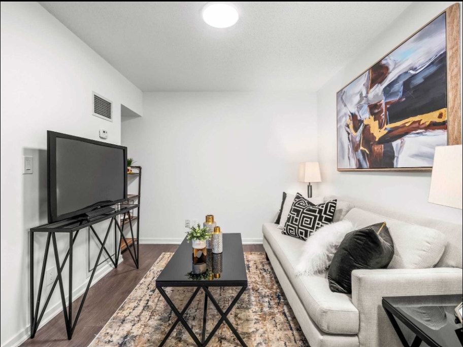 Beautiful 2 Bedroom Condo at Queen/ Dufferin for Rent 5